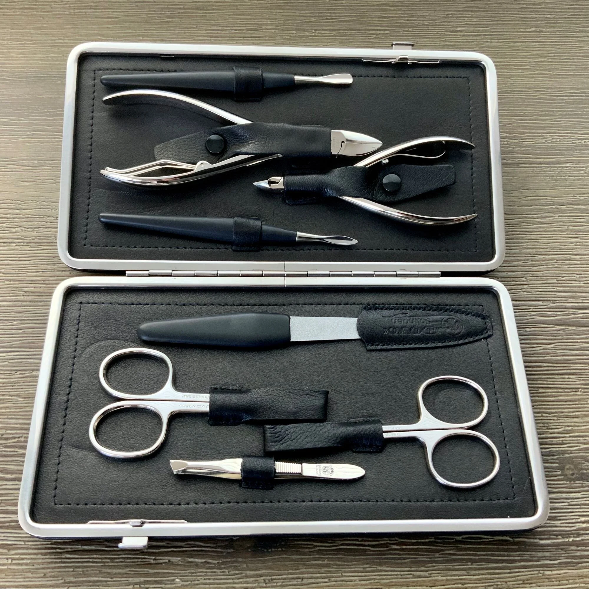 Dovo 8-Piece Manicure Set 536011