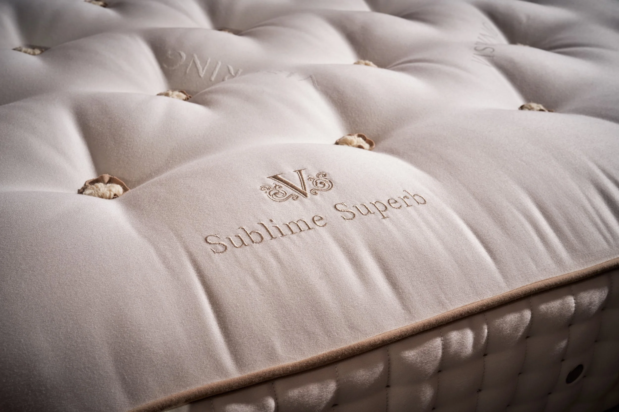 Sublime-Superb_Mattress_Close-Up.jpg