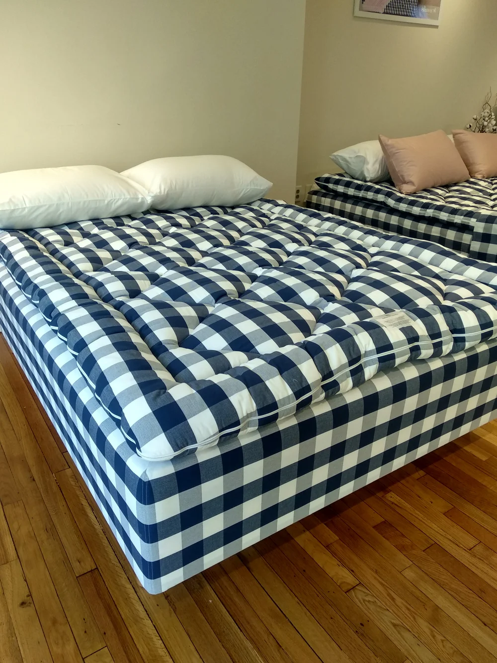 Hastens Excel Floor Model Boston Luxury Beds