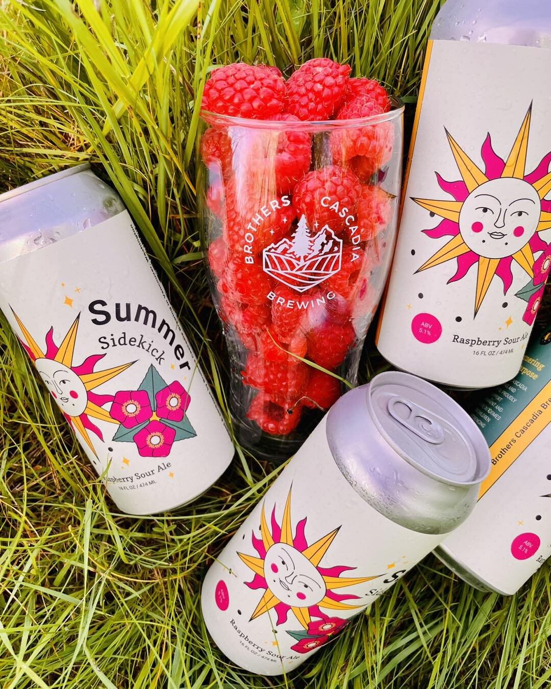 🚨New beer release🚨

Summer Sidekick-5.1% ABV 

This tart sour ale is packed with loads of raspberry and elevated further with just enough vanilla to create an aromatic jamminess and creamy mouthfeel. This delicious brew was made in collaboration wi