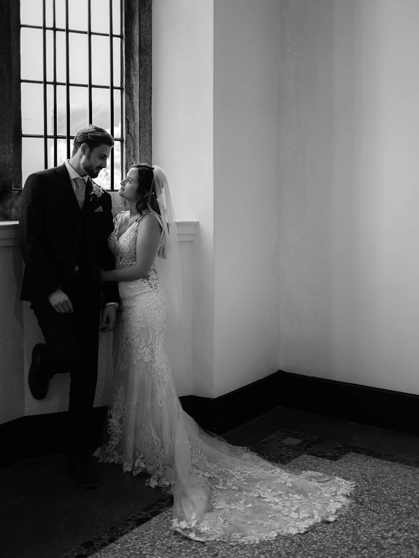 Alexandra and Leon&rsquo;s intimate ceremony took place at The Council House in Plymouth, a space full of quiet character and history.

What I loved most were the bold paintings on the walls, the soft light pouring through the windows, and the calm s