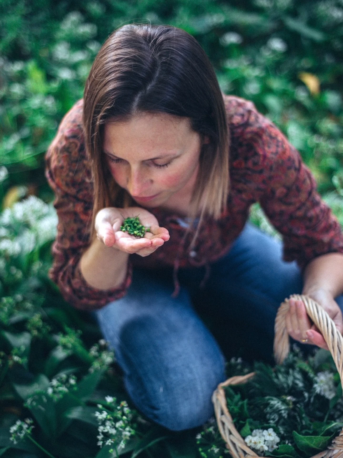 Not every brand needs polished studio portraits.

Some brands need imagery that feels rooted, real and connected to what they offer.

For Joanna, founder of Incredible Edible, the story was nature, knowledge and experience.

So we created imagery tha