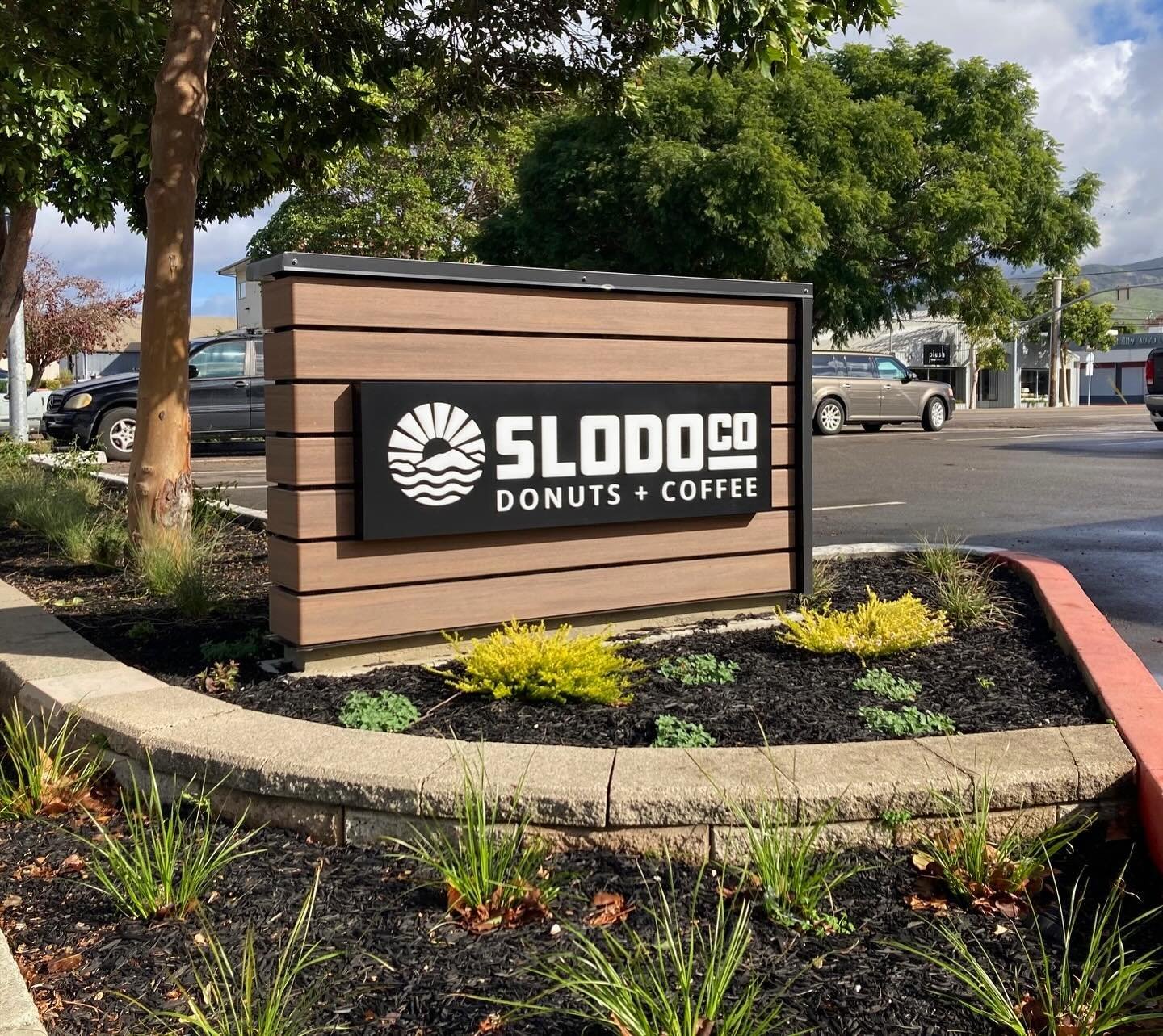 New signs for our friends over at @slodoco are looking good!! 🤩🍩🍩🍩 these are metal cabinets with push thru acrylic letters that light up at night ✨✨✨