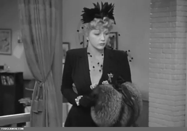 noirladymuffgun.jpg