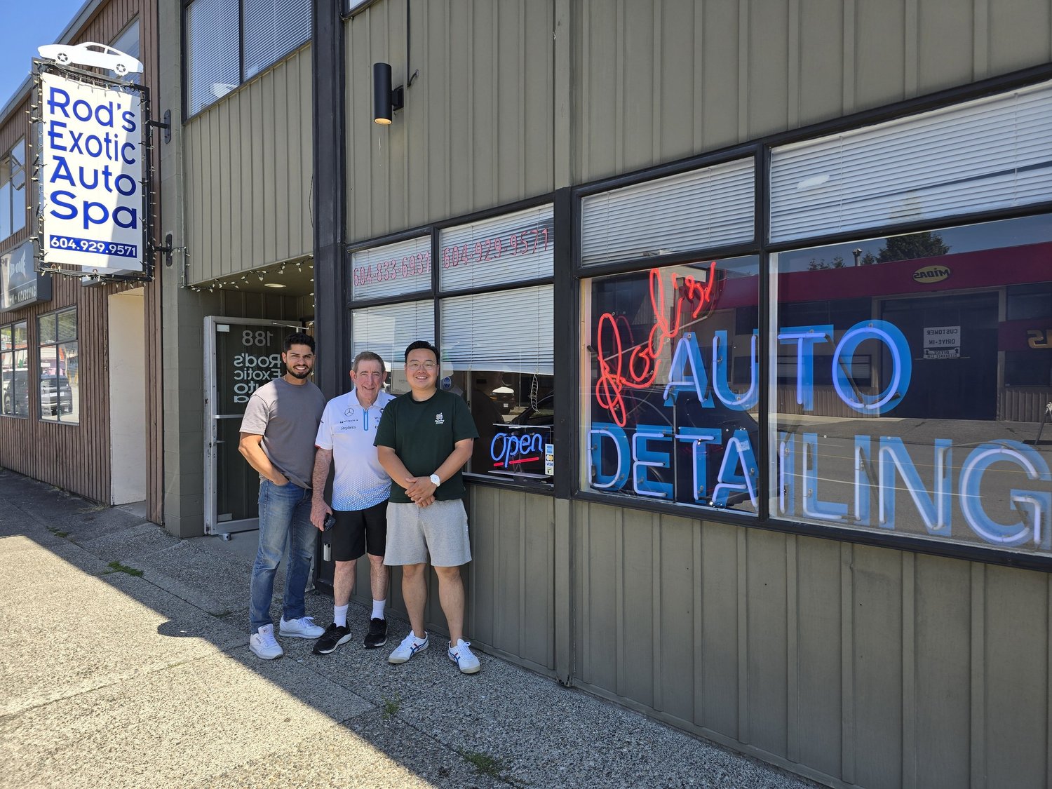 Tiago's Auto Spa team at work