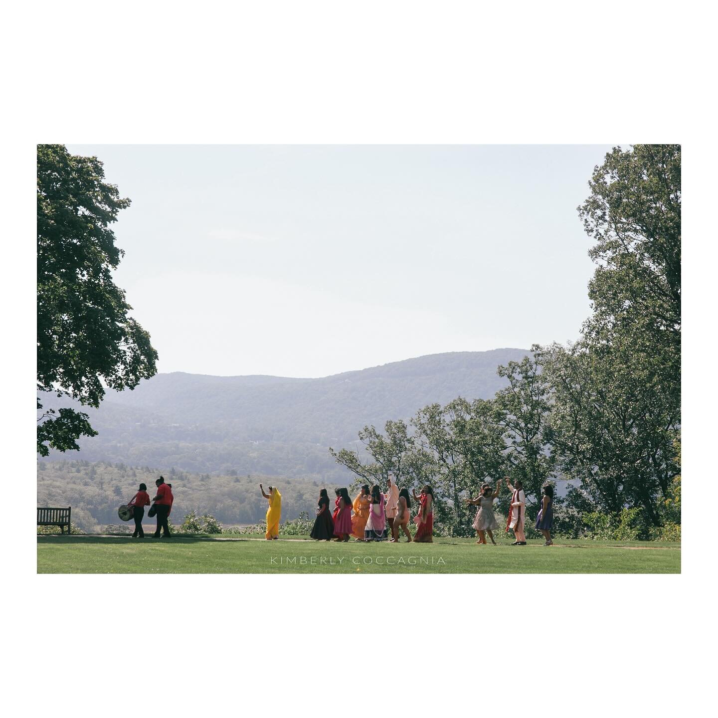 Under the summer sky&hellip;

#manhattanwedding #summerwedding 
#newyorkweddings
#newyorkweddingphotographer 
#newyorkweddingplanner 
#newyorkcityweddingphotographer
#citywedding #cityelopement #weddings2024 #hudsonvalleyweddingphotographer  #wedding