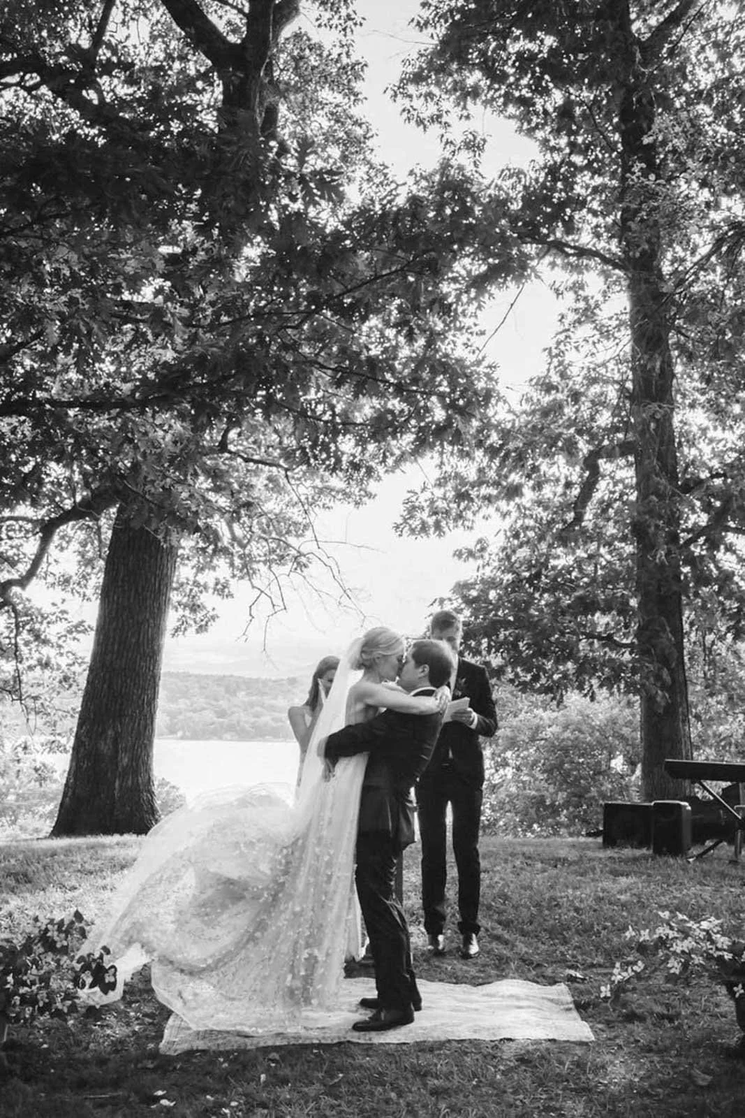 Hudson+Valley+Wedding+at+a+Private+Estate-102.JPG