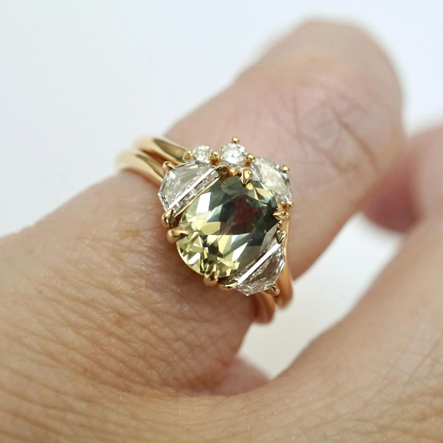 Green dream for my forever friends and Earth Day couple
@janewjun 💚 @tzvi.photos