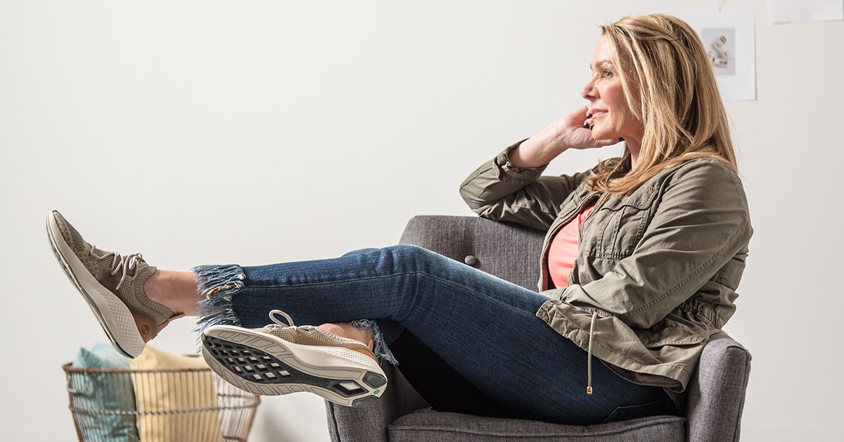 Sheila exploring the Athleisure Trend in the Flyroam™ Go
