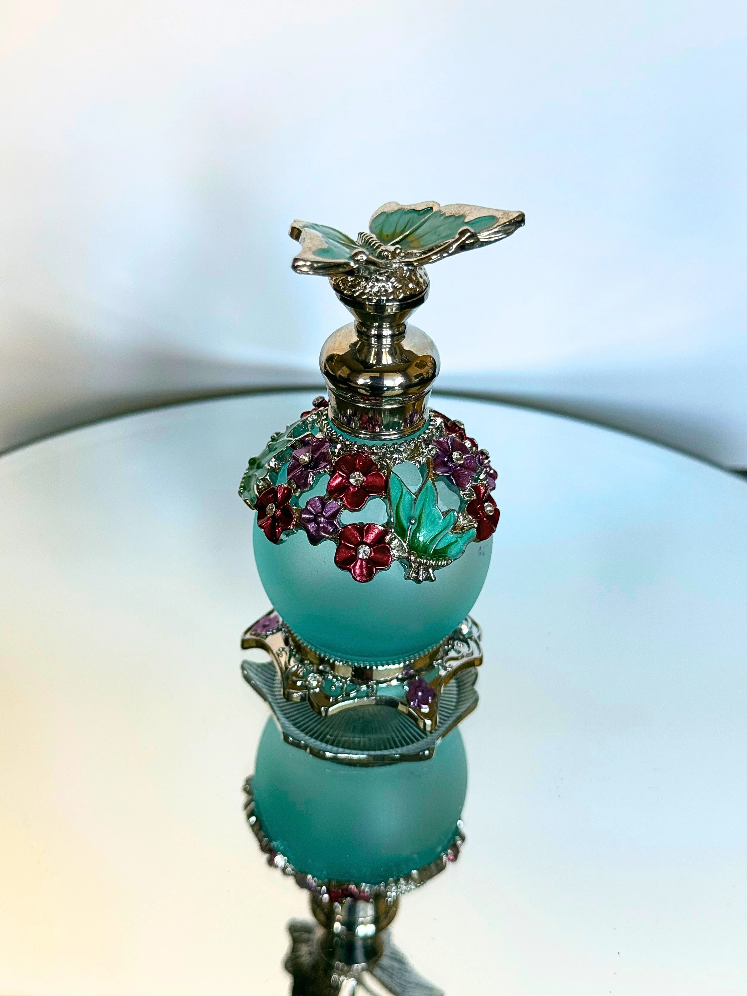 Green Round Butterfly Vintage.JPG