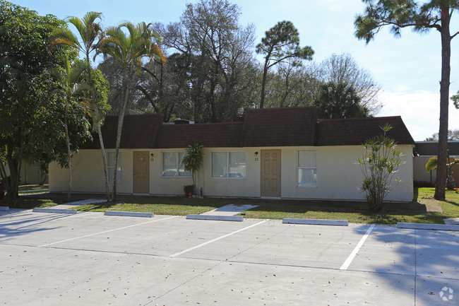 West Palm Beach, FL COLONY OAKS APARTMENTS