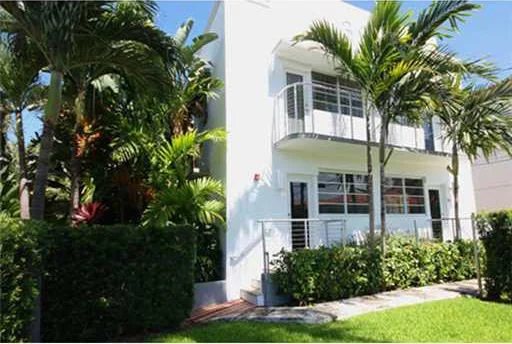 Miami Beach, FL WATER CLUB APARTMENT HOMES