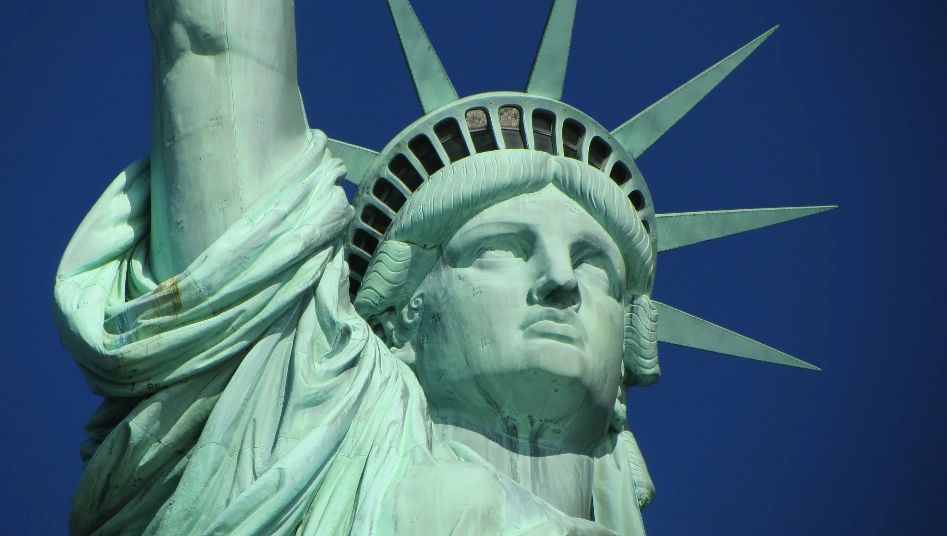 statue-de-la-liberte-new-york-14562499978fP.jpg