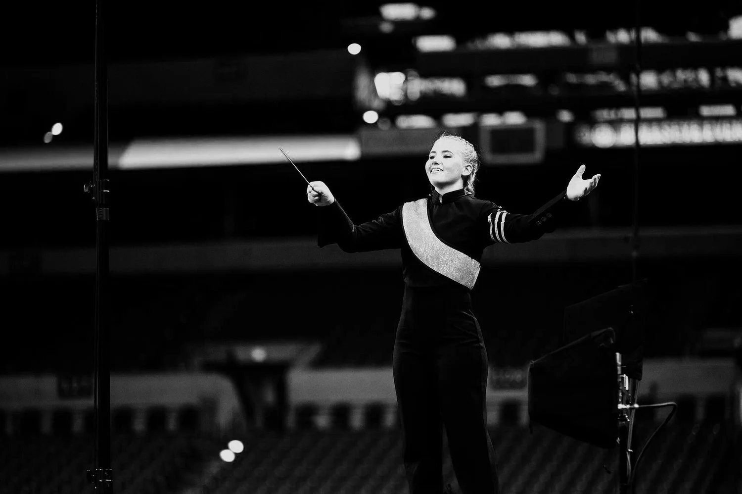 The Silent Command and the Price of a Shared Horizon