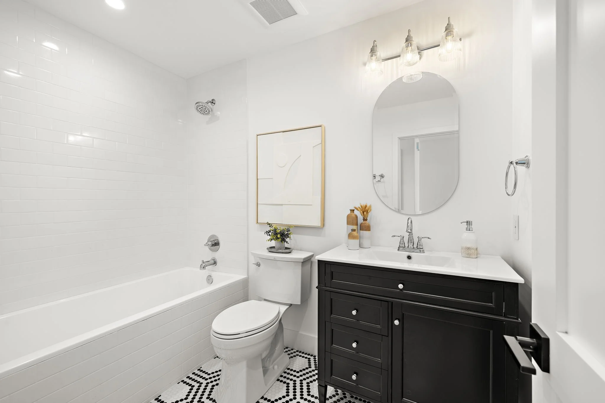 3-web-or-mls-684 Seaview 3.jpg