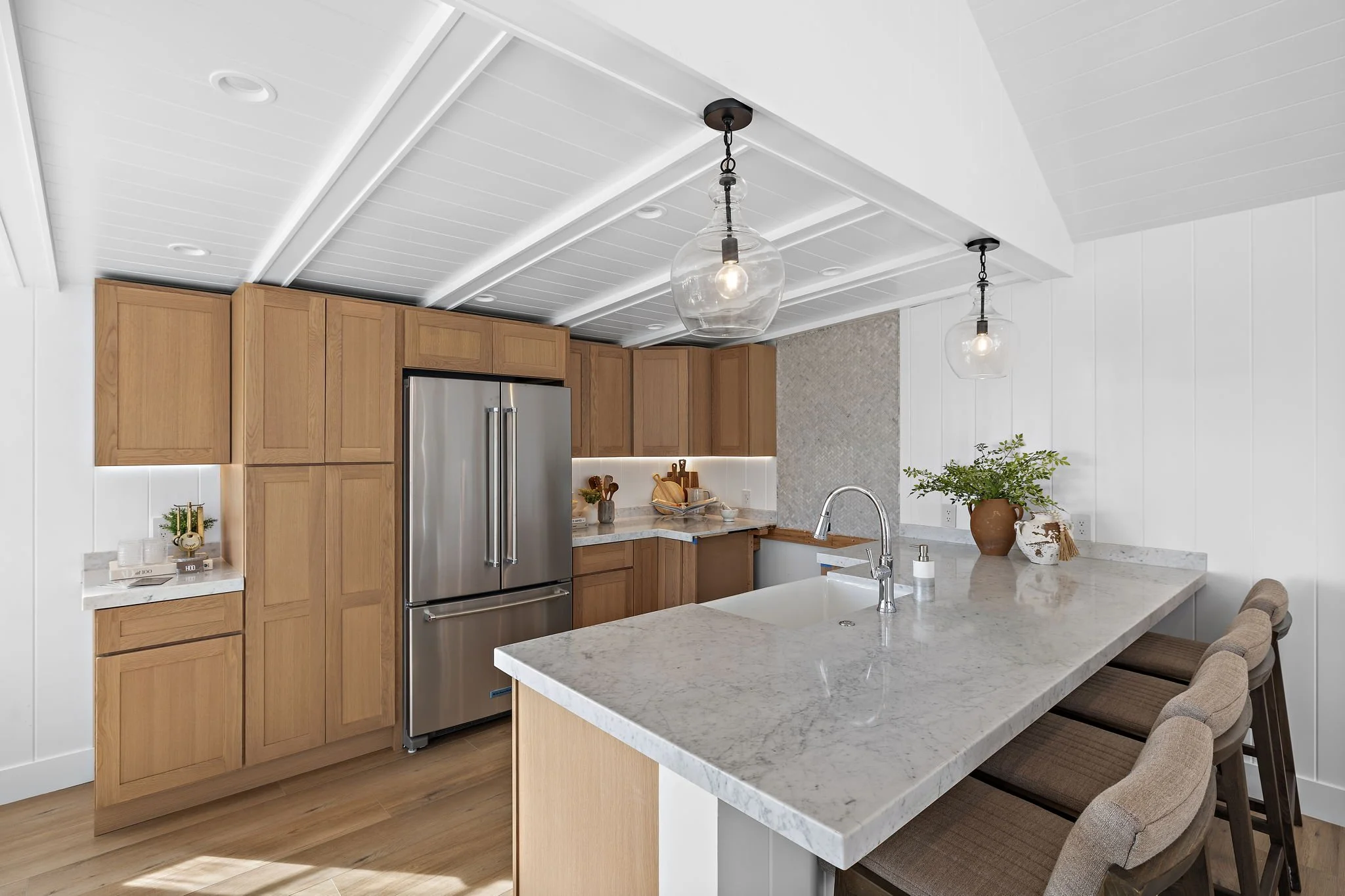 21-web-or-mls-684 Seaview 21.jpg