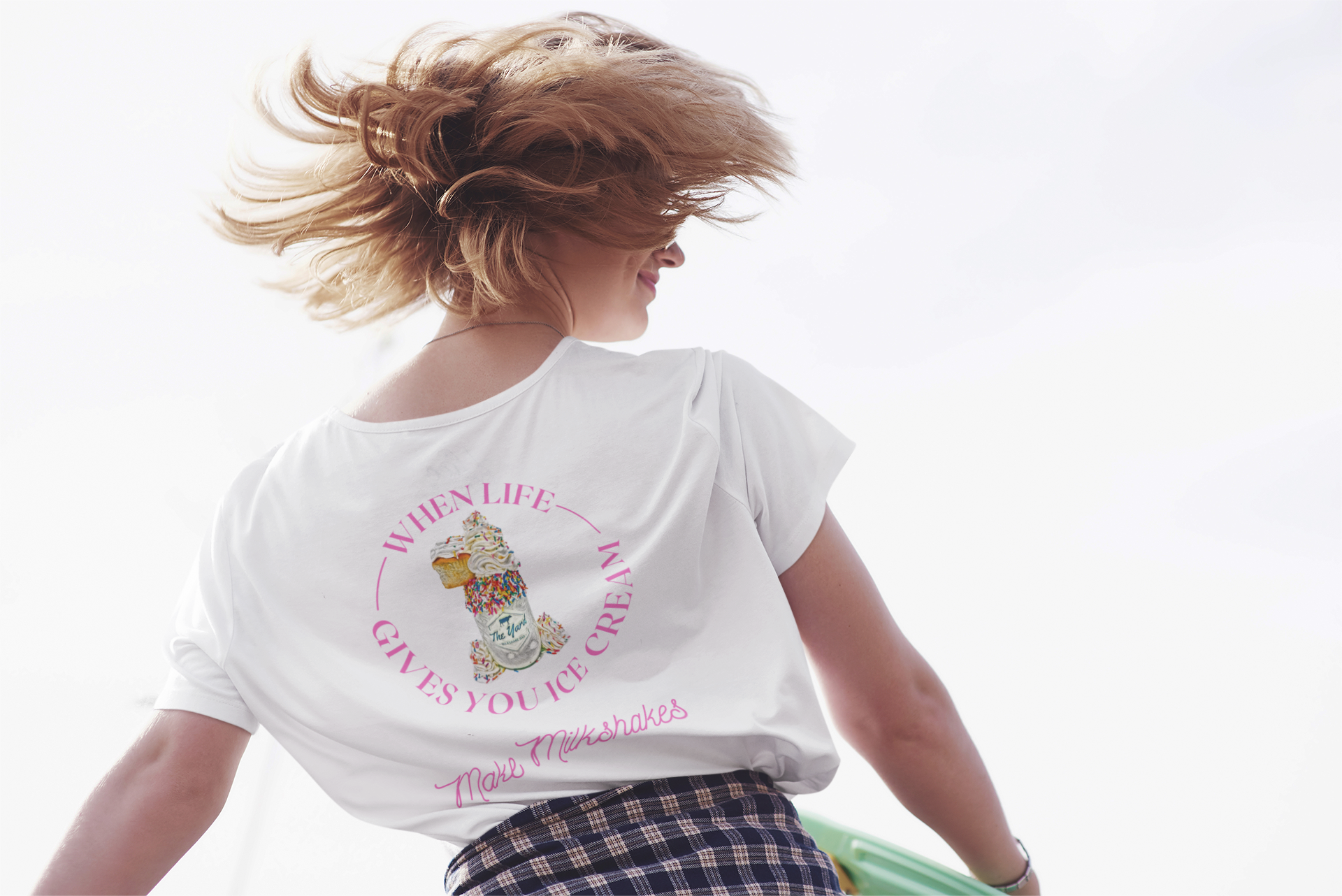 T-Shirt Donna Ufficiale Friends 'Milkshake' – 100% Cotone, Girocollo, Vestibilità Classica, Idea Regalo