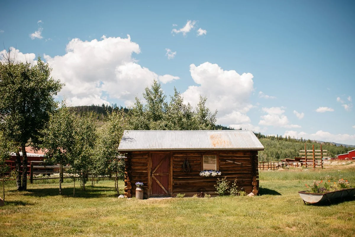 destination wedding photographer at strawberry creek ranch in granby colorado