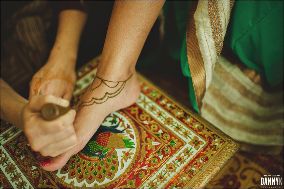 08_Hawaii_Indian_Destination_Wedding_Mehndi.jpg