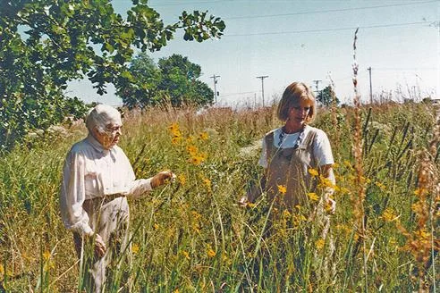 Anna Mae Searles and Ellen Turner at Searles Prairie in the 1990s. Photo: Neil Compton.