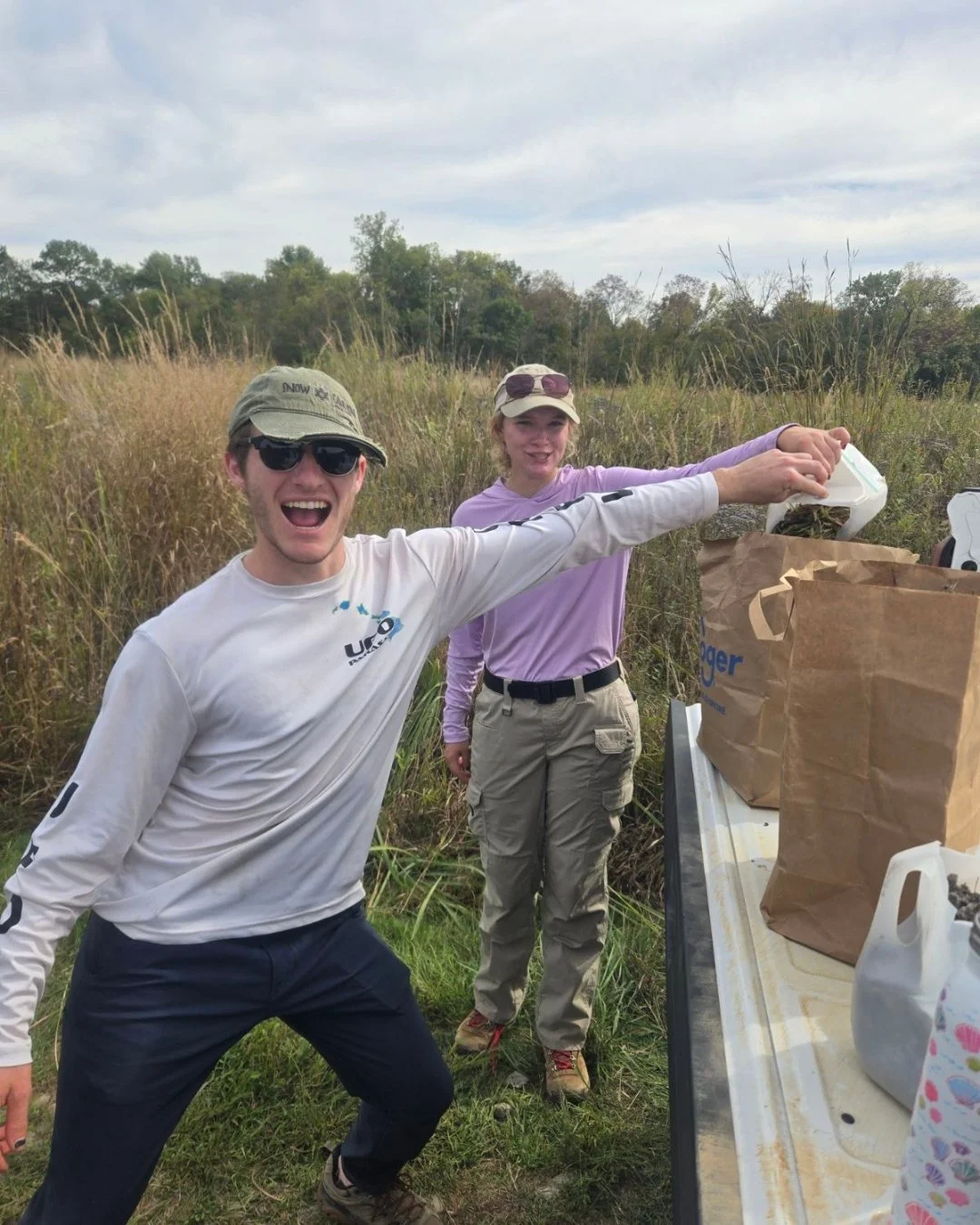 🌱The joy of seed collecting! Many thanks to our volunteers who came out to help us collect seeds at Google Prairie. It is still seed collecting szn - check the link in our bio to join us for our next seed collecting volunteer day! 🌱
#seedszn #nati