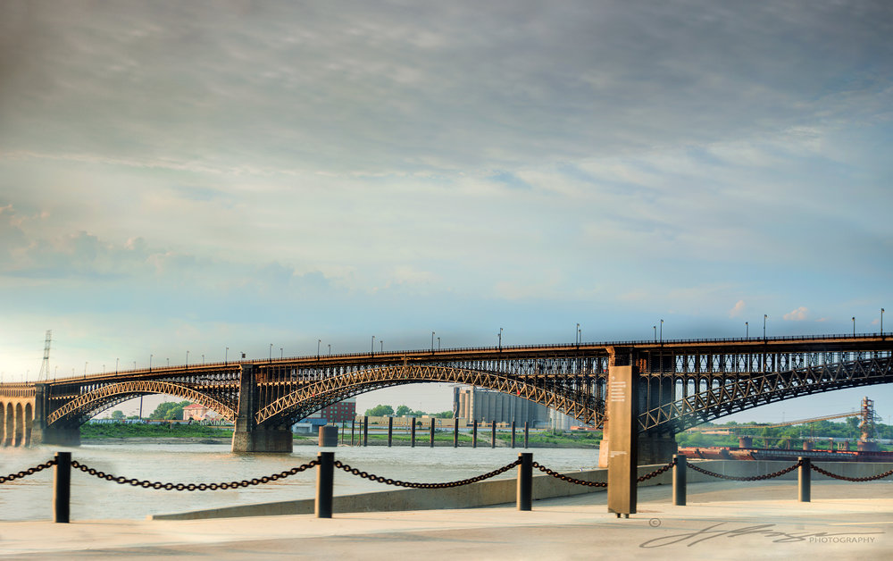 StLouis_MO_EadsBridge_LacledesLanding_travel_Travelphotography_jbogerphotography (4).jpg