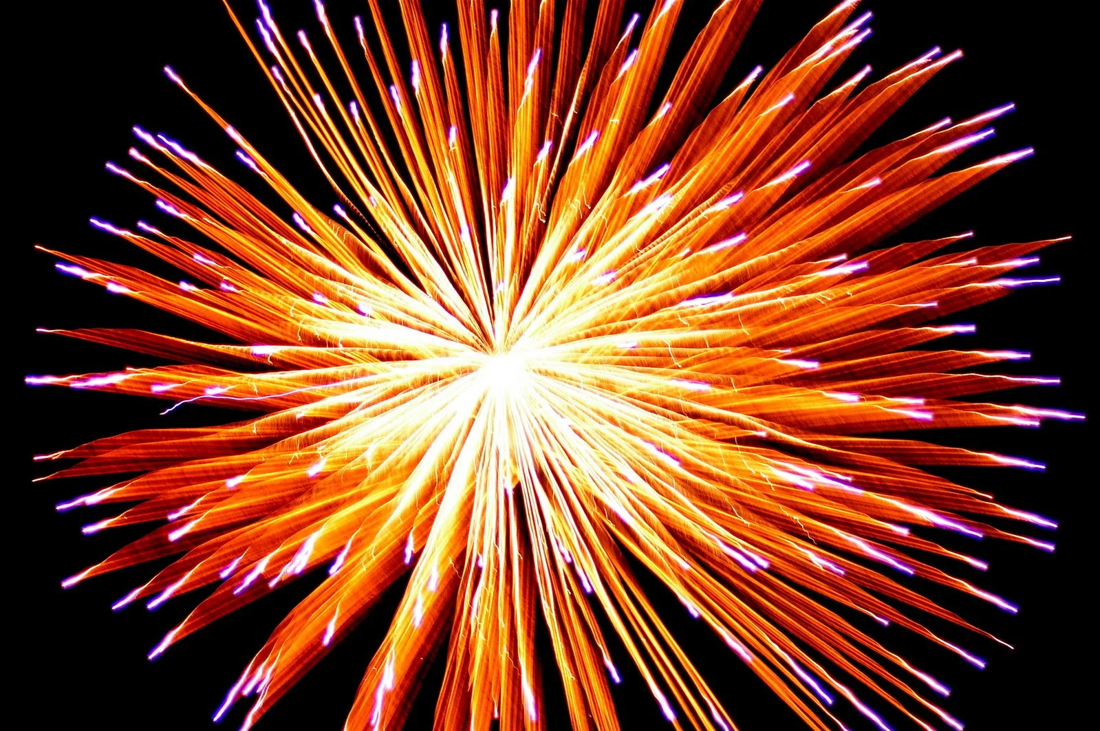 fireworks-1176833.jpg