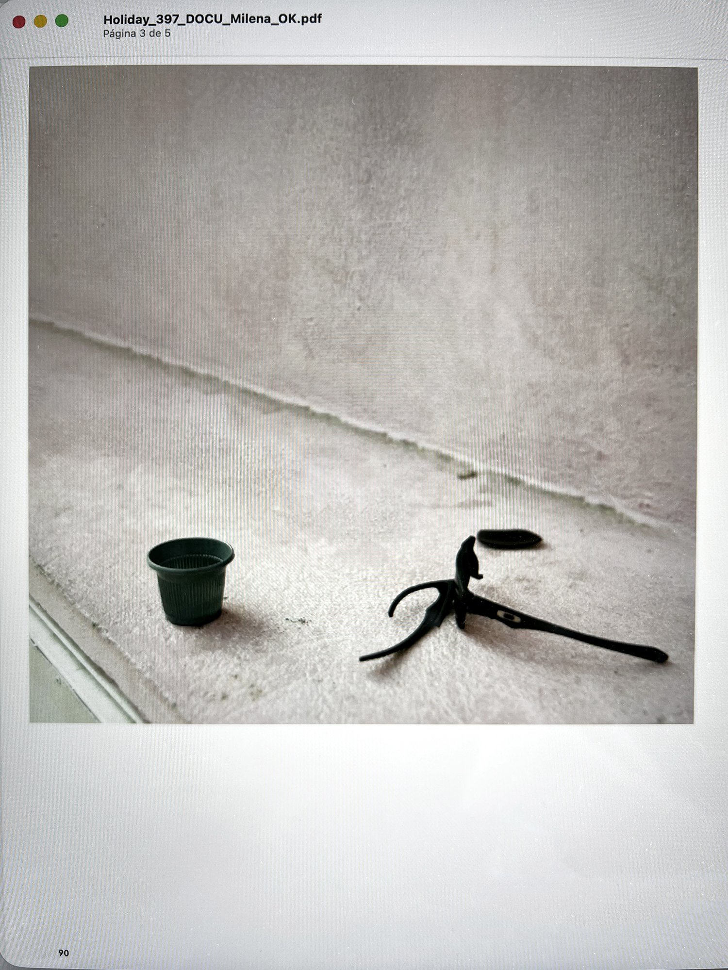    Cartagena de Indias, Colombia , 2026                                                                   Tinto and broken glasses, 11 × 8 cm                                                     Holiday Magazine Nr. 398  