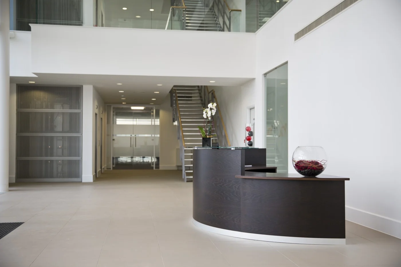 receoption desk interior.jpg