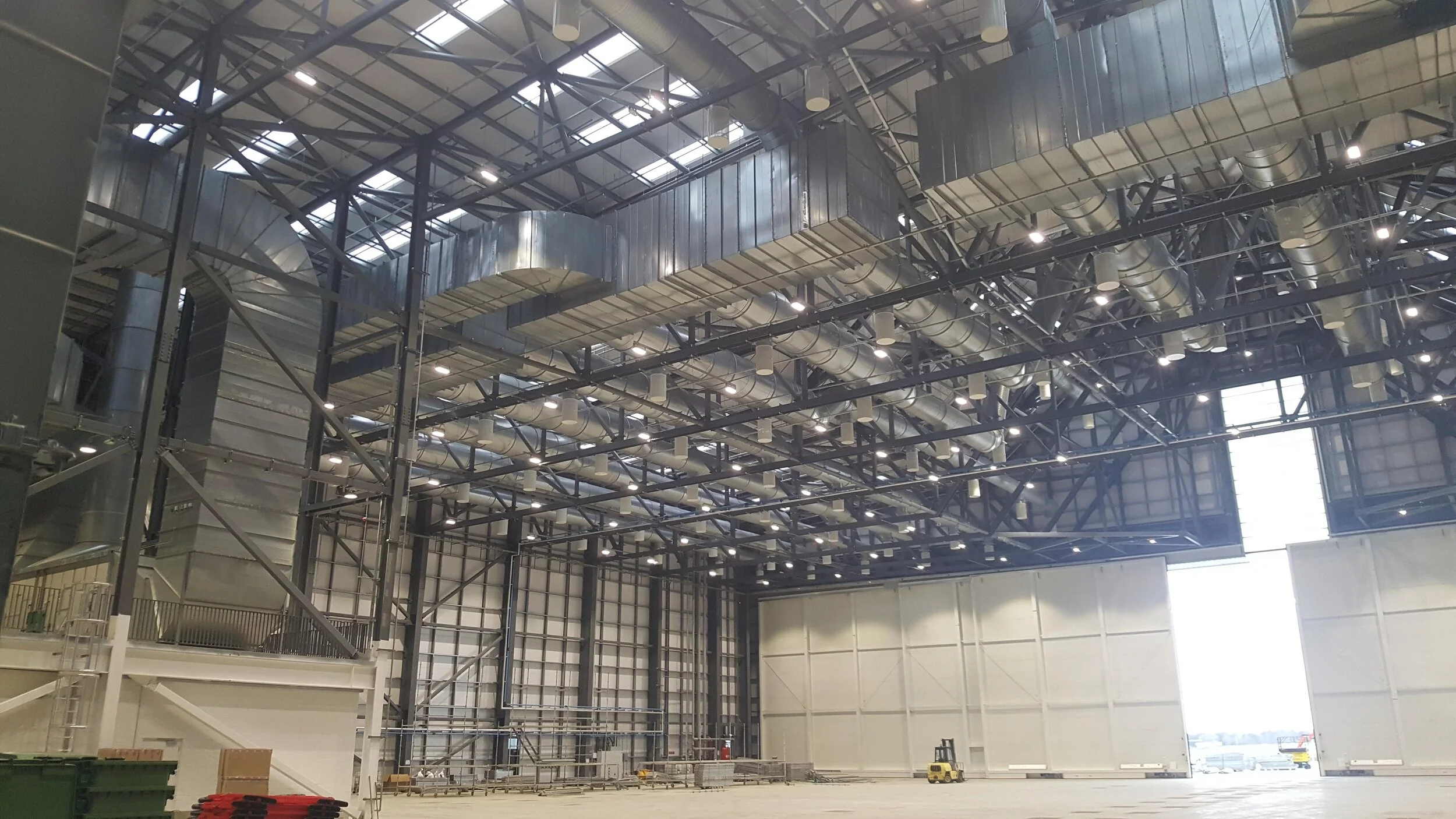 Painting Hangar, Shannon 