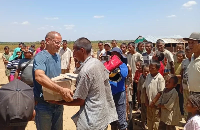 God’s Word Delivered: Bibles and Radios Reach the “Pm” People