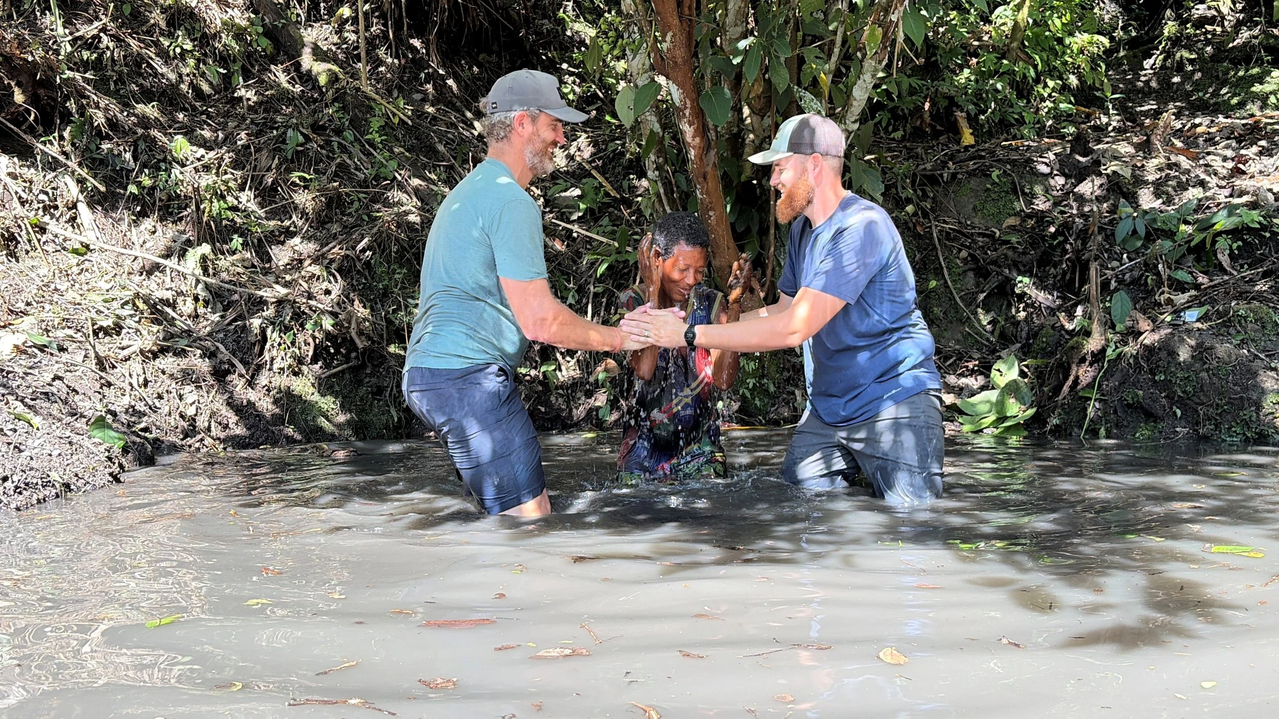 Seventeen Maliyali Believers Publicly Declare Their Faith