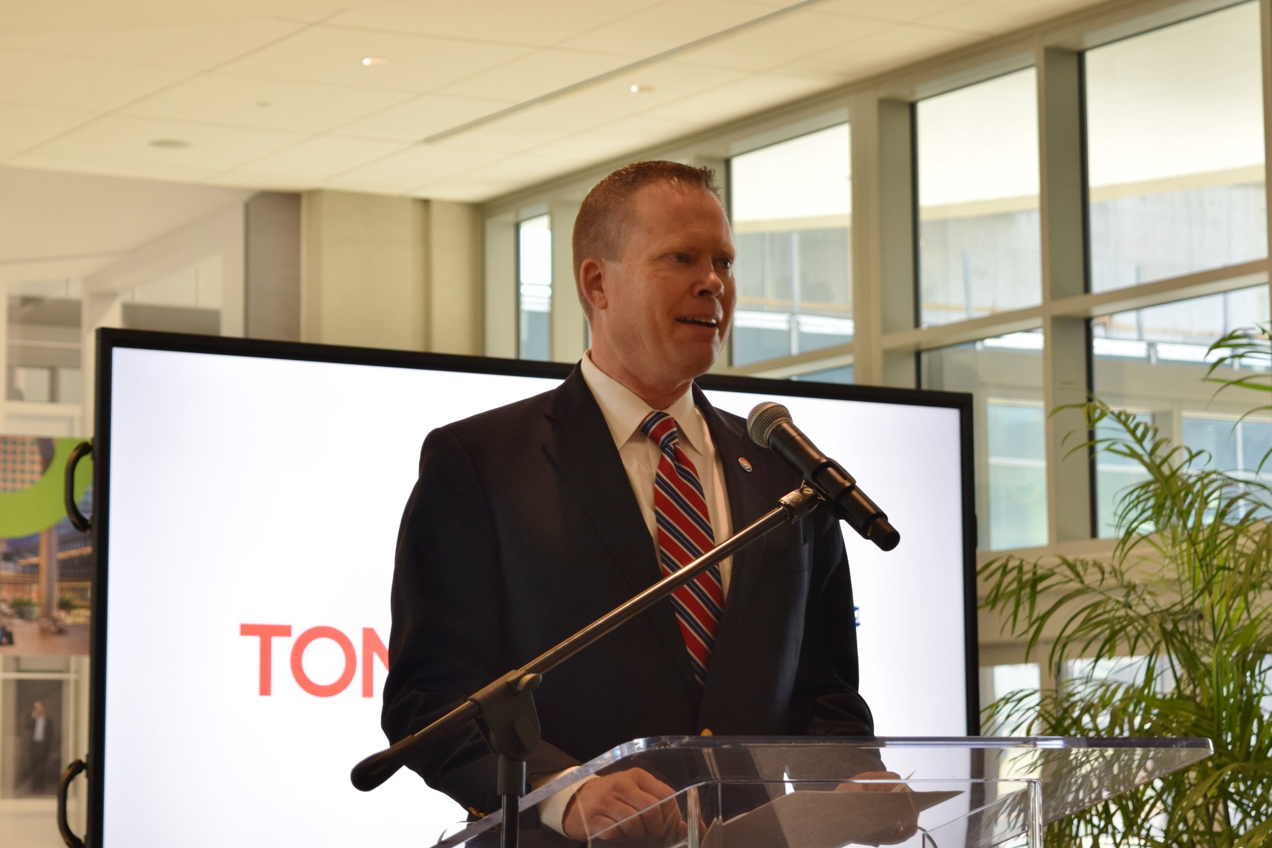 Chris Minner welcoming Press Confeence attendees to Tampa International Airport, 9 May '17.JPG
