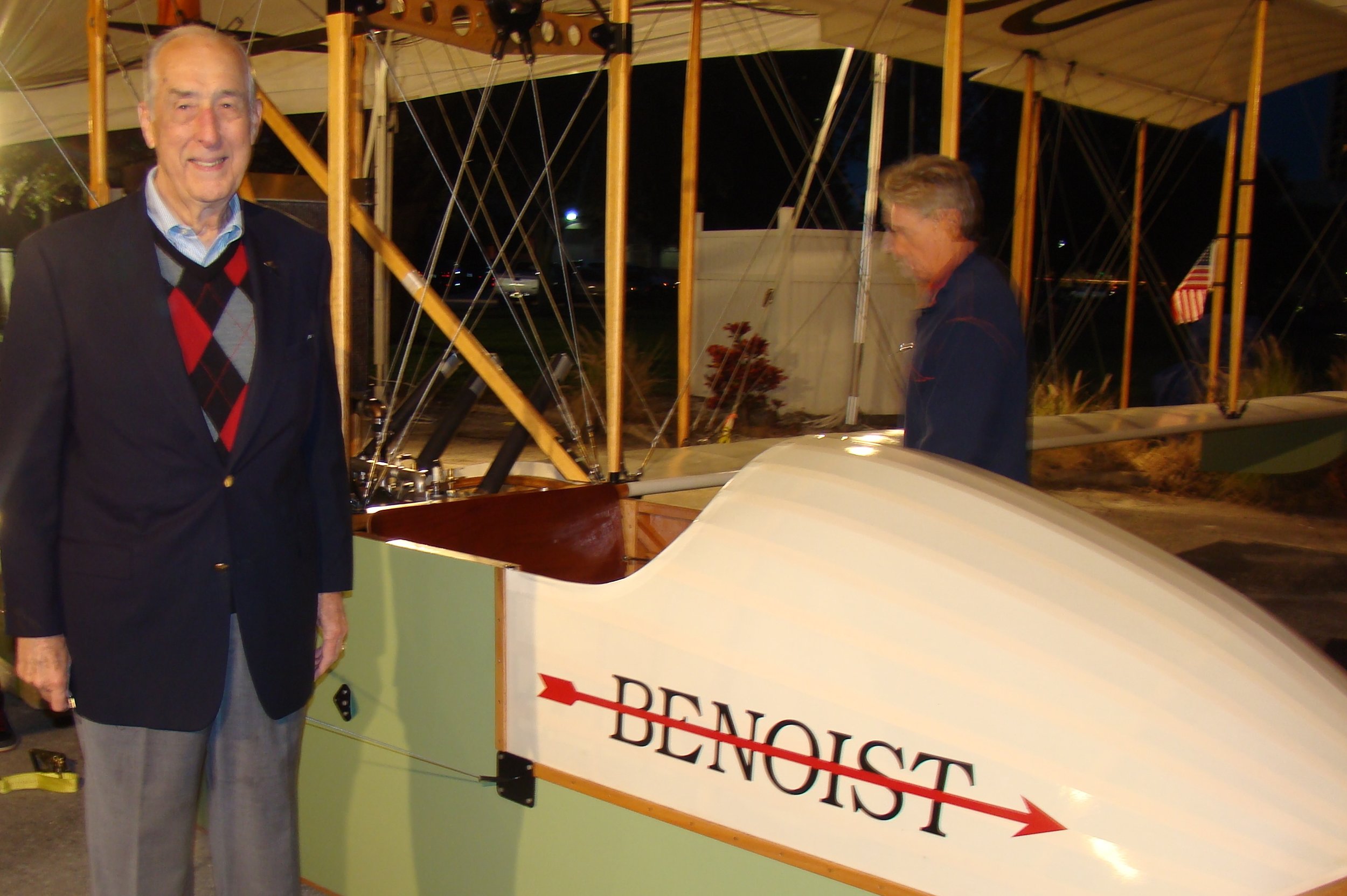 Dick Newton by Benoist Airboat, 31 Dec '13.JPG