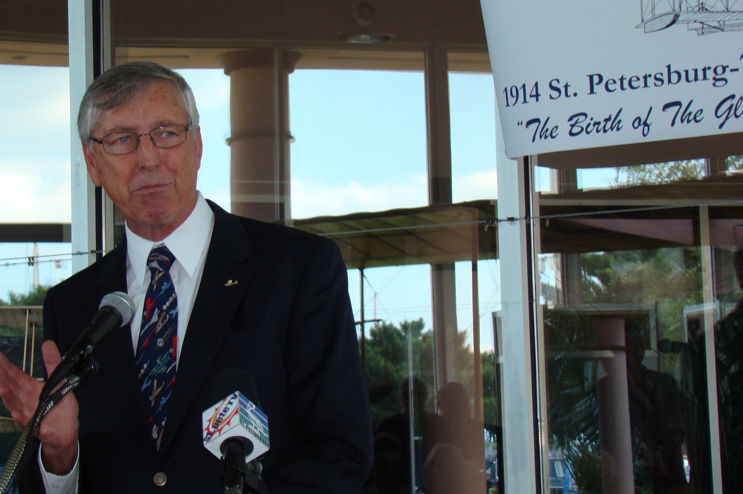 Will Michaels at Podium, 14 Jun '12.JPG
