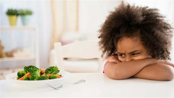 El comer con los hijos permite la exposición y el acercamiento a los alimentos.