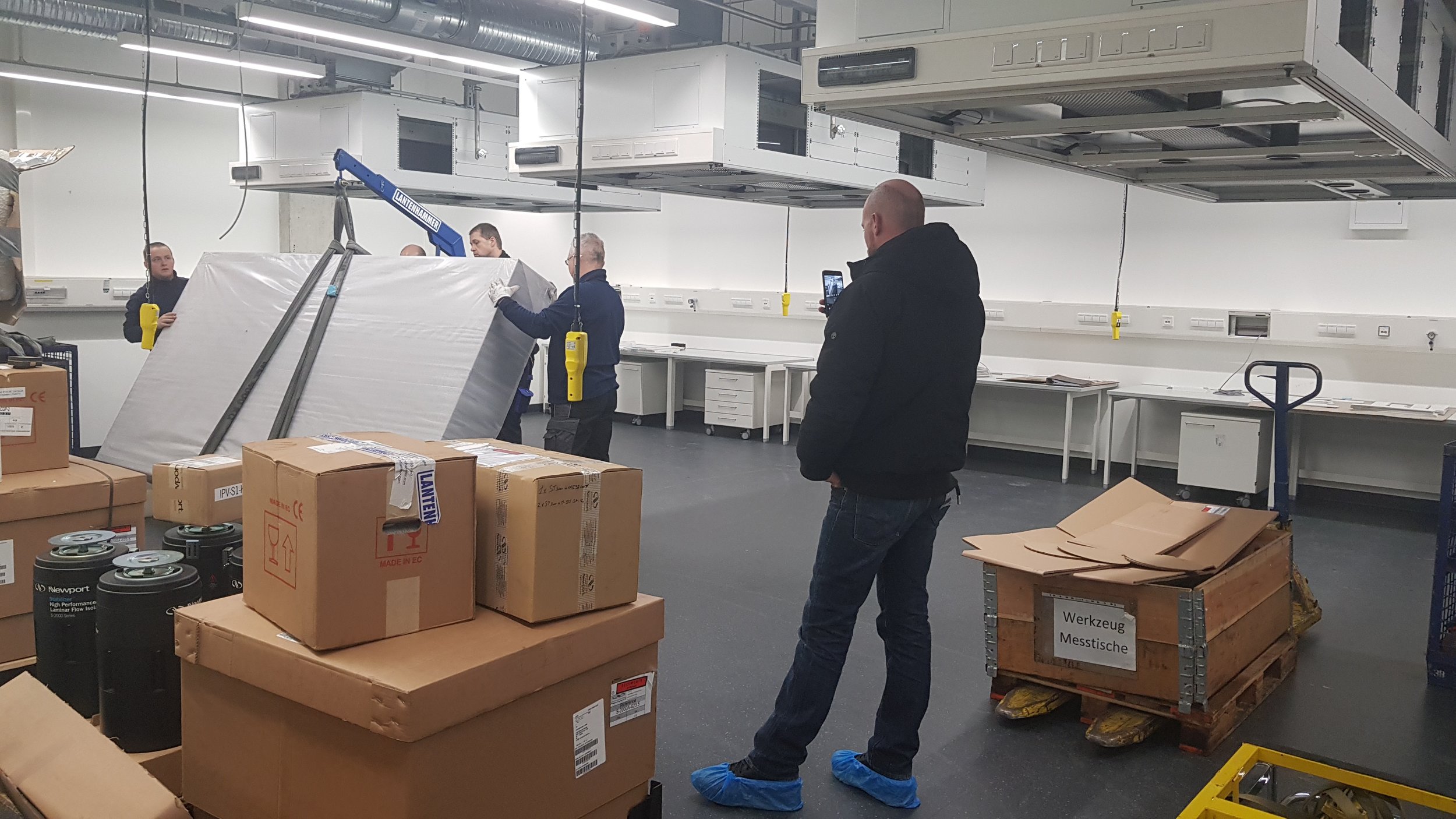 Installation of our ultrafast laboratory