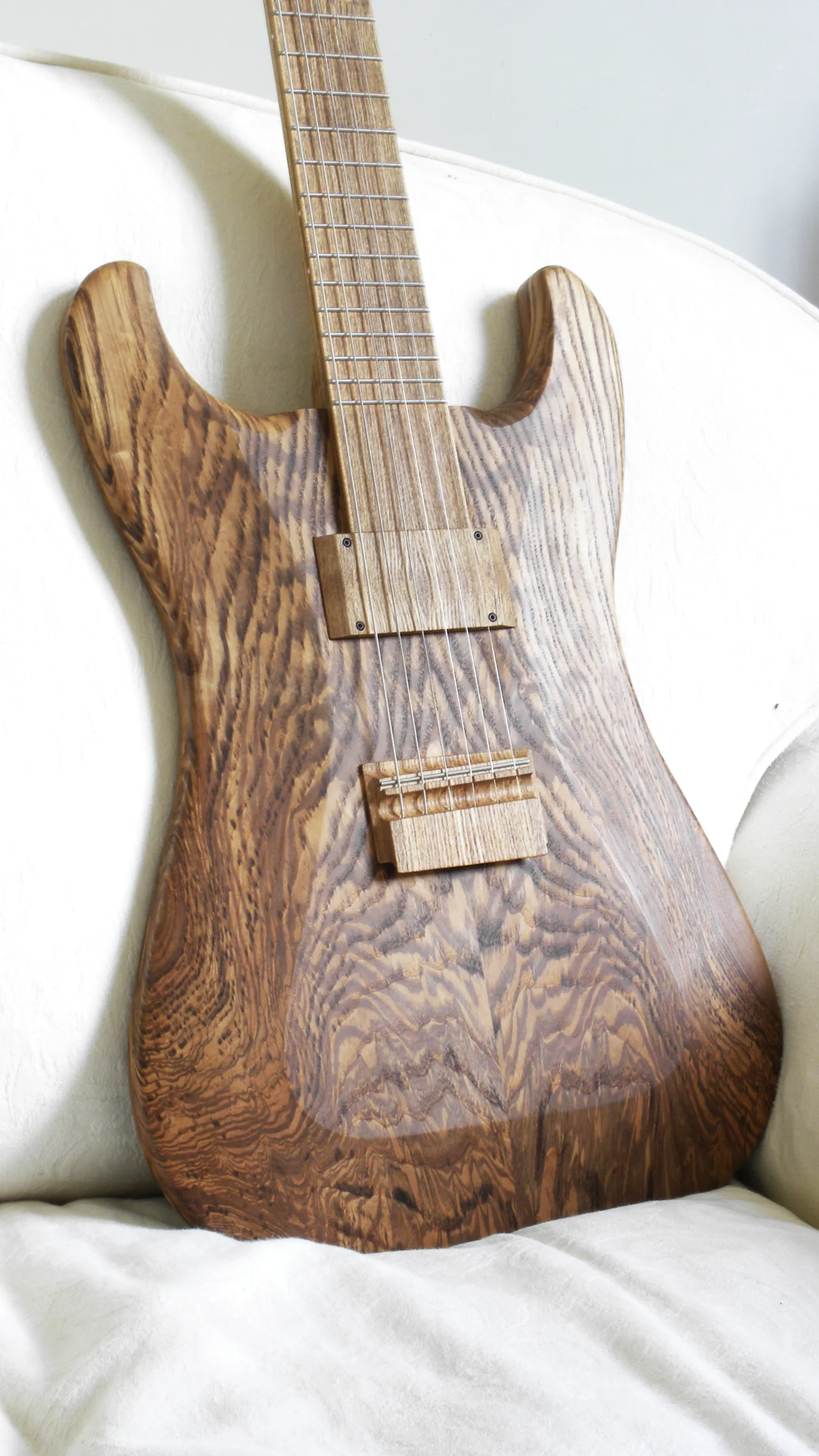 Halflight Guitars 'Naiad' Olive Ash 2017 detail w.jpg