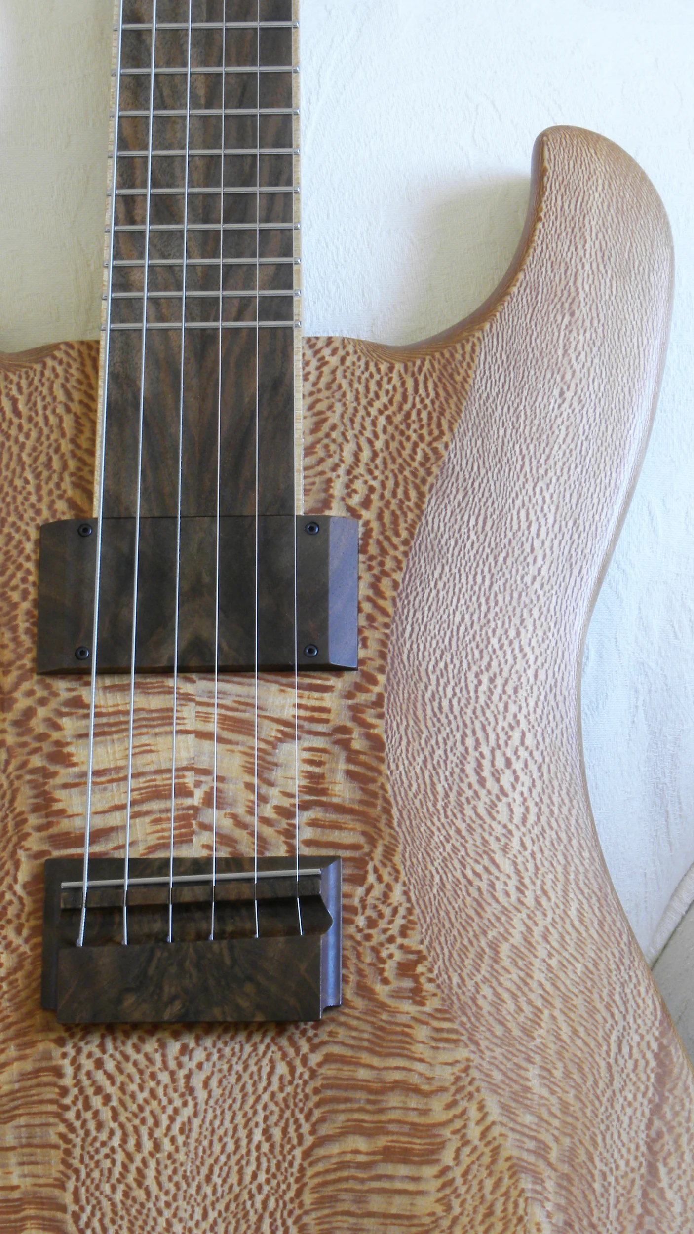 Halflight Guitars 'Naiad' English Lacewood 2017 portrait detail w.jpg