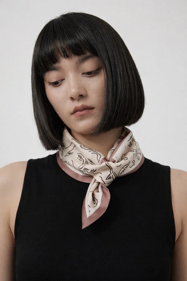 102LS-950RO-Minimalist-elegance-with-silk-scarf.jpg