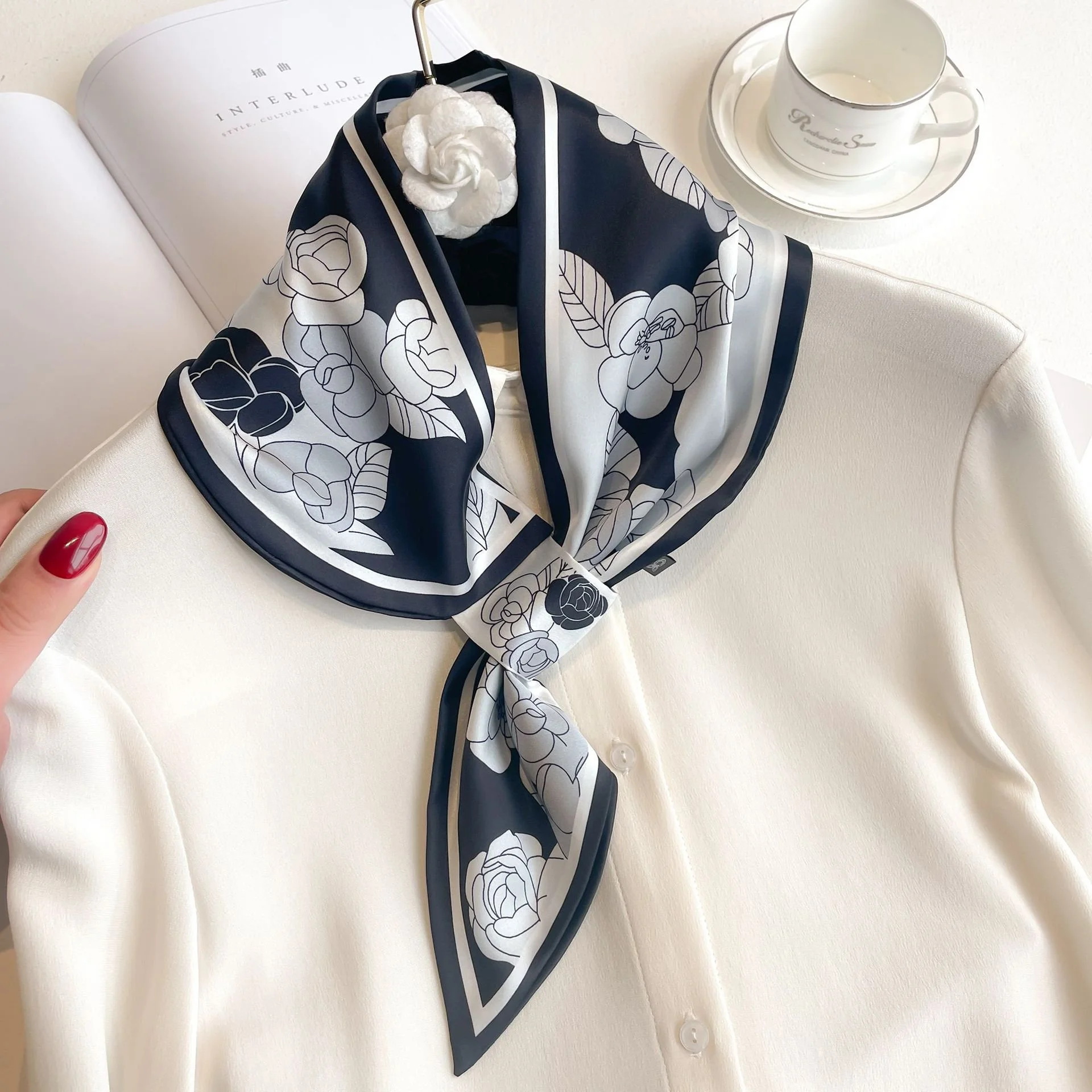 Black / White Bouquet Loop Scarf