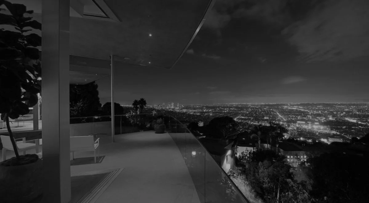 Stunning-view-of-the-city gray copy.jpg