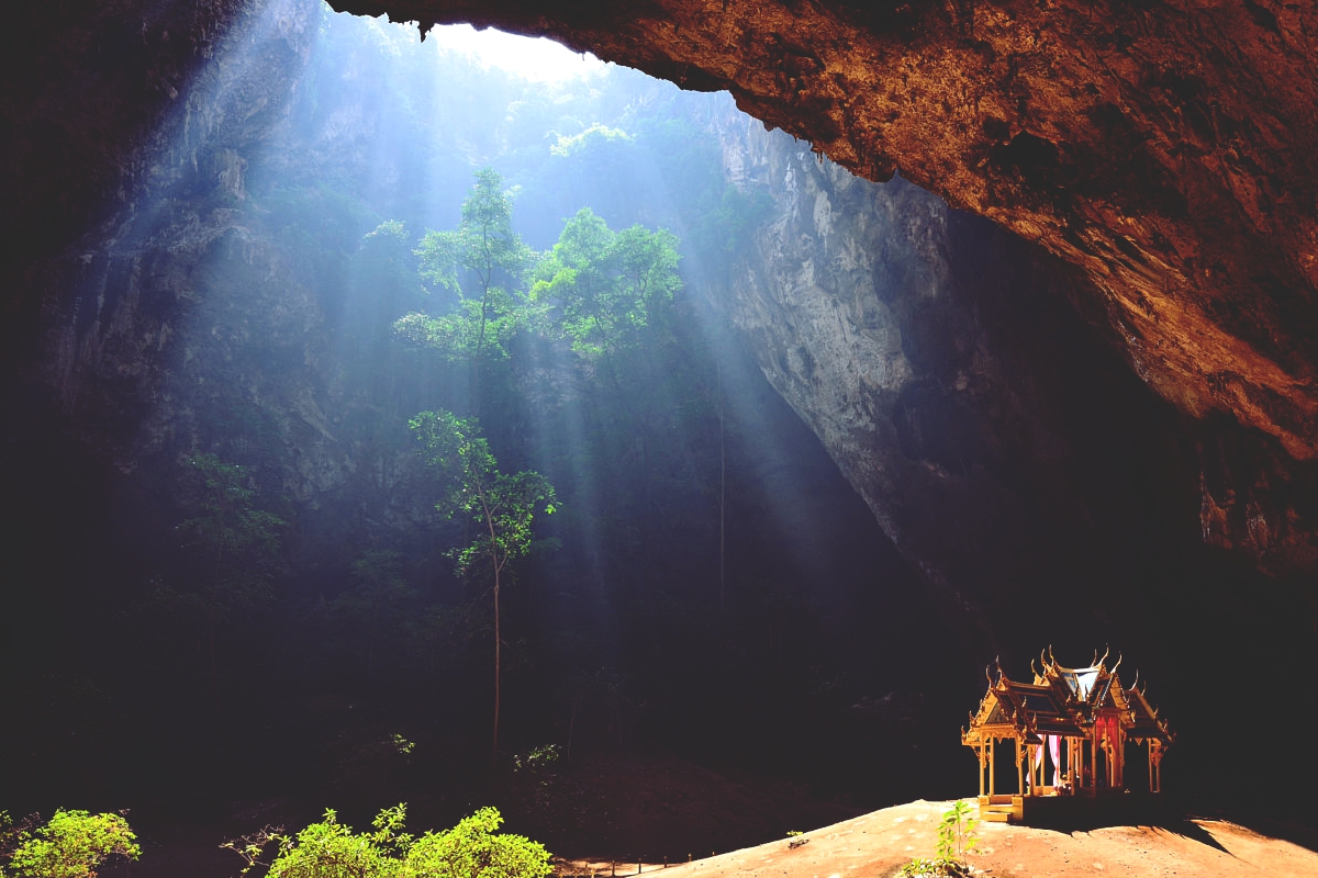 Phraya-Nakhon-Cave-banner.jpg