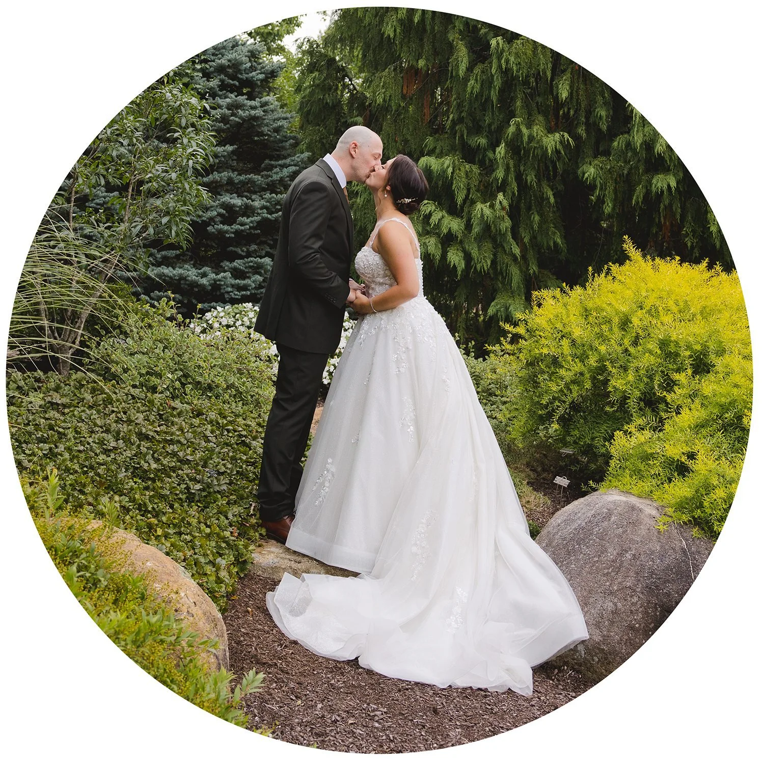 Gardens at Uncanoonuc Mountain Wedding || Lauren and Derek