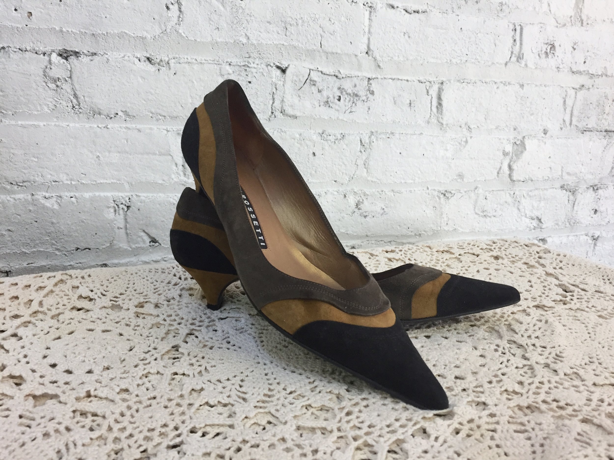 pointed toe small heel