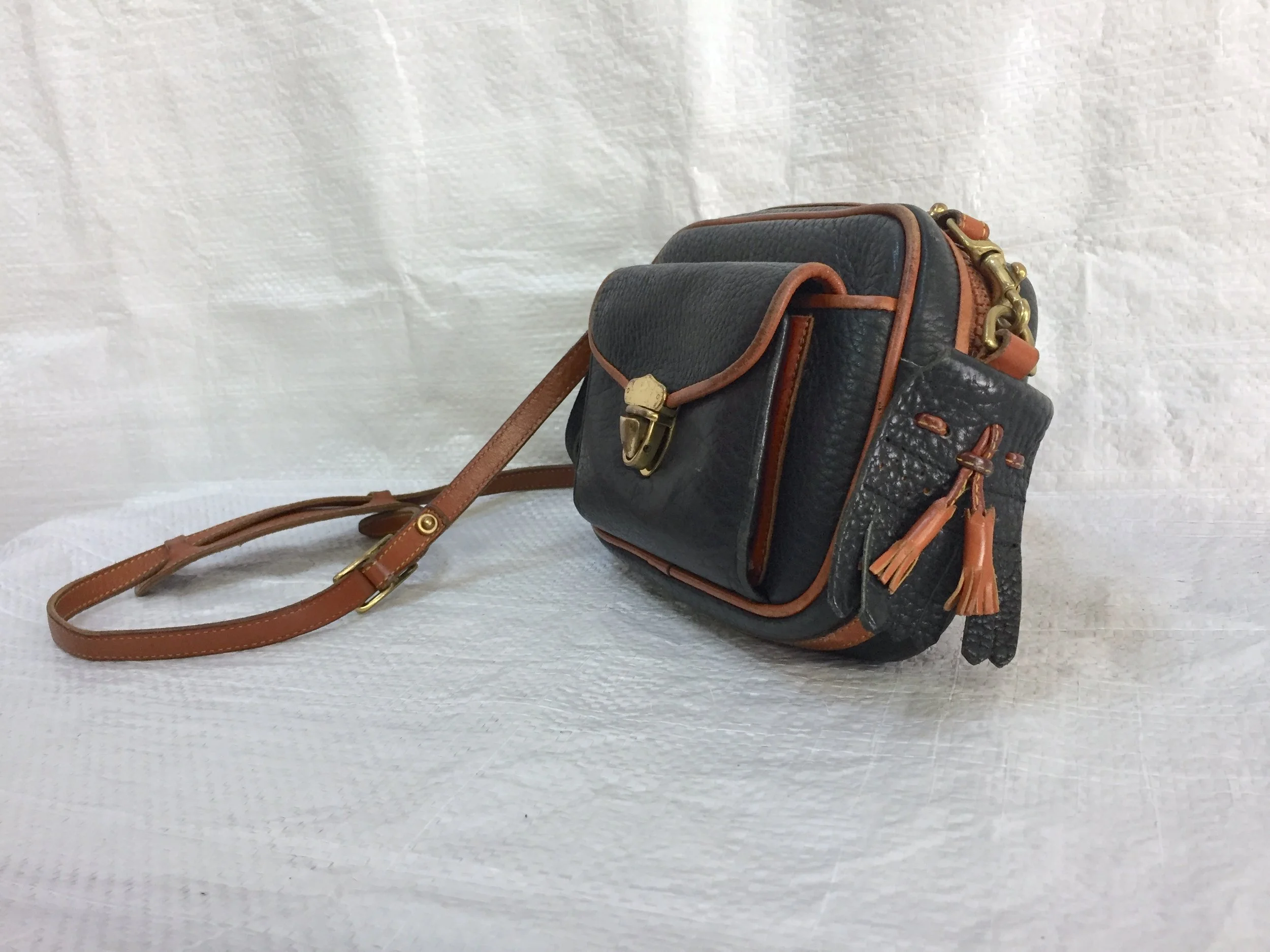 dooney messenger bag