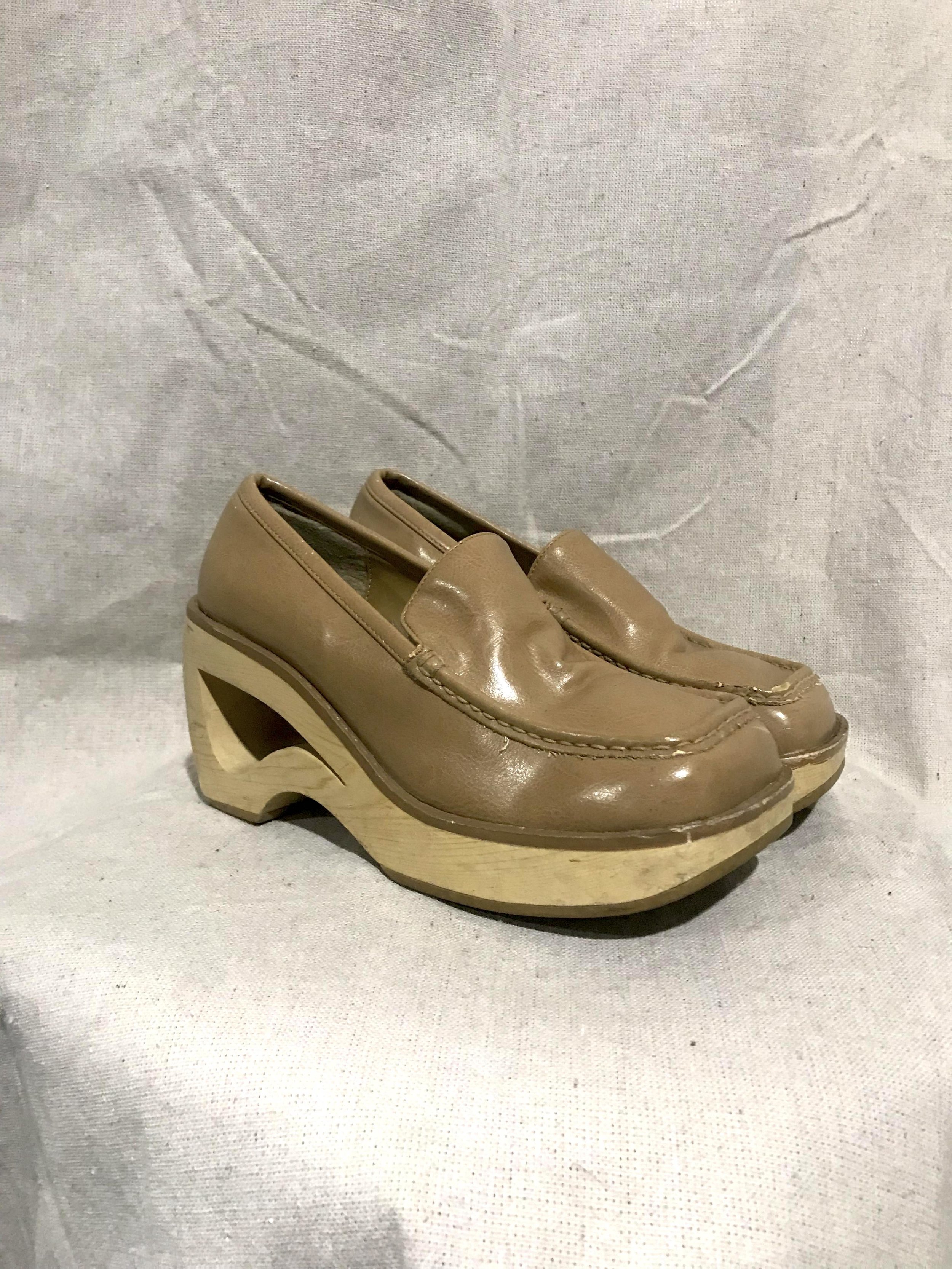 chunky heel loafers 90s