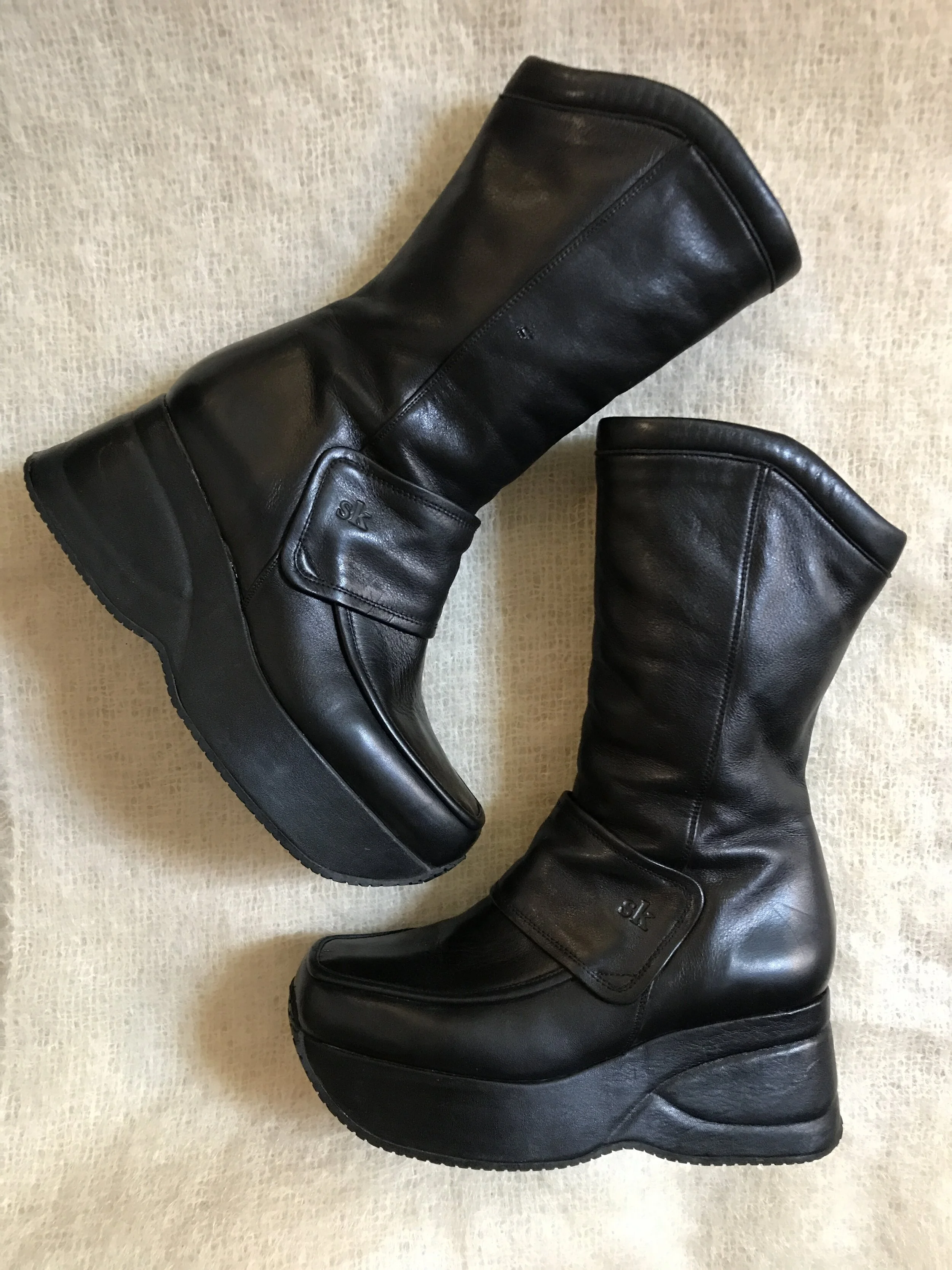 90s chunky platform boots