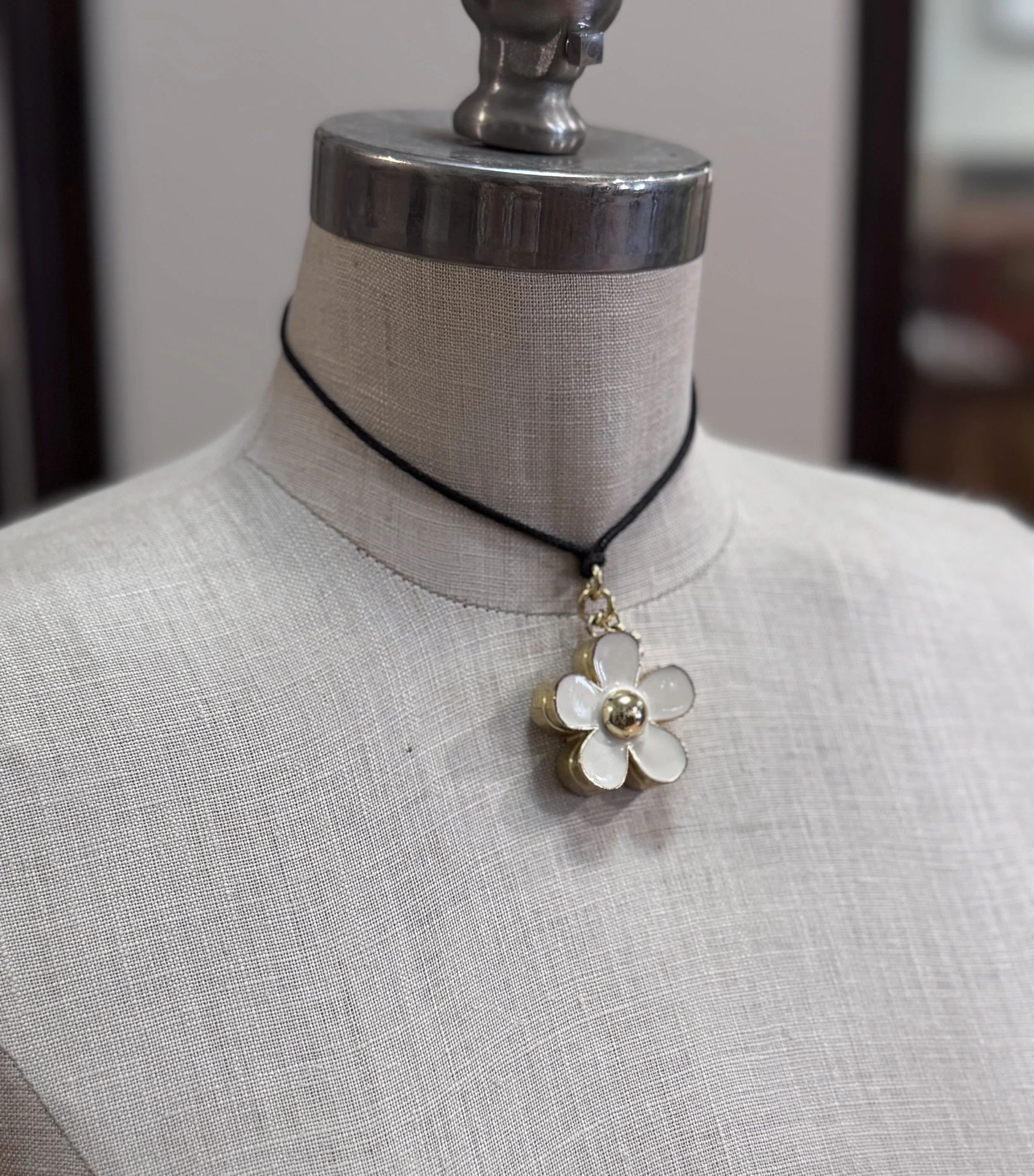 vintage Marc Jacobs Daisy necklace with solid perfume / y2k Marc Jacobs 