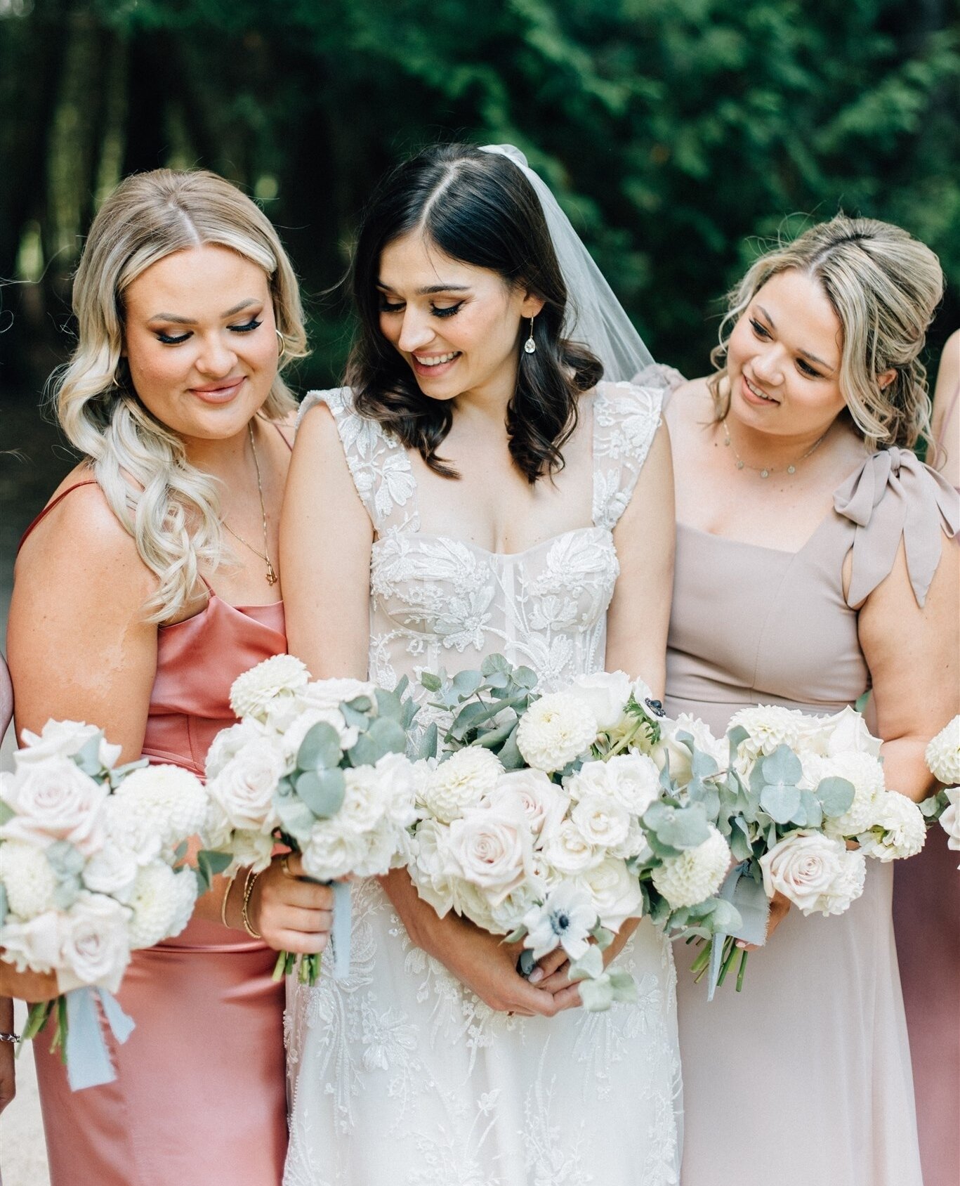 There's nothing like having your besties by your side on your wedding day! Do you prefer a big bridal party or a small one?⁠
.⁠
.⁠
.⁠
.⁠
.⁠
.⁠
⁠
#londonontario #londonontariowedding #londonontarioweddingflorist #londonontariobride #londonontariobride